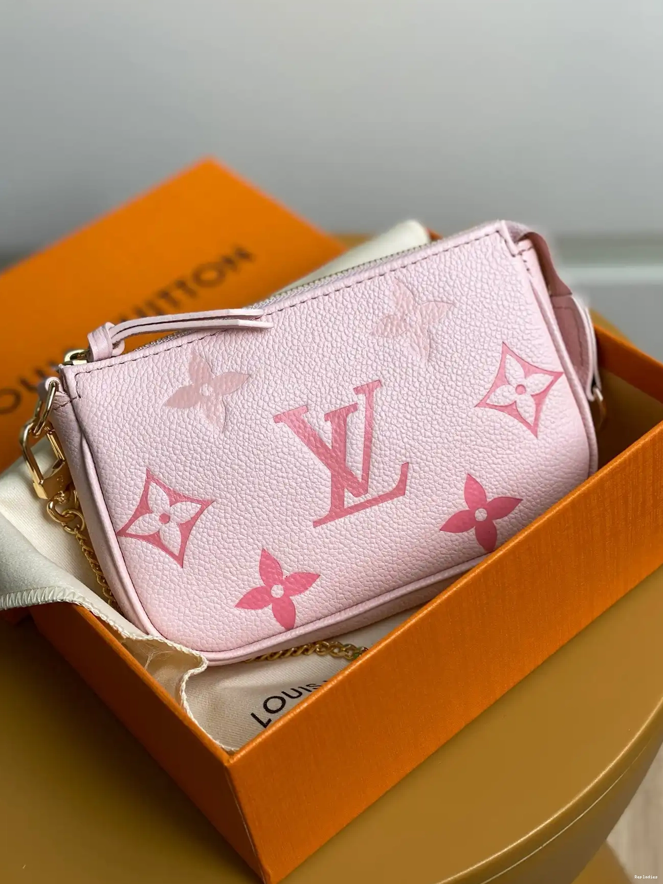 Repladies VUITTON ACCESSOIRES LOUIS POCHETTE MINI 0622